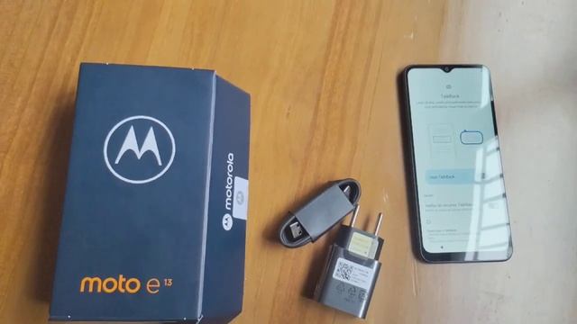 Motorola Moto E13 - Smartphone bom e barato смотреть онлайн