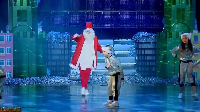 Танец «Дед Мороз VS Санта»? смотреть онлайн