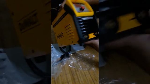 400 MMA Dewalt DC inverter welder welding machine #2 unboxing смотреть онлайн