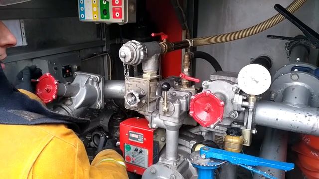 Подача пены от АЦ3.0-40 смотреть онлайн