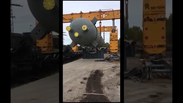 Перегрузка реактора карбамида с помощью гидравлического портала в Пермском крае смотреть онлайн