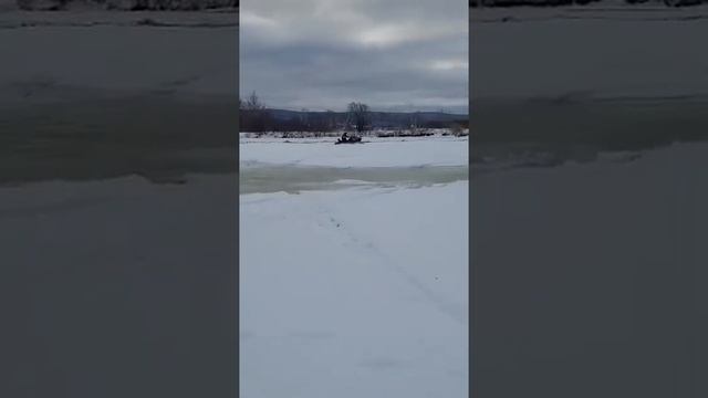 Arctic Cat 660 non turbo taking some chances crossing the water смотреть онлайн