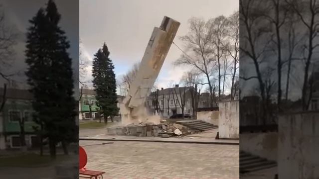 #новости#сегодня В городе Стрый во Львовской области снесли стелу советскому воину.#shorts смотреть онлайн