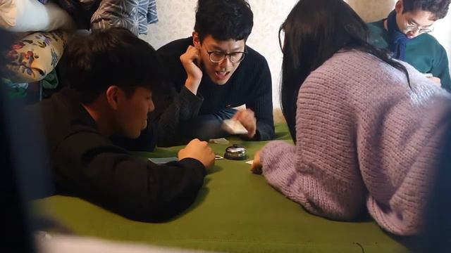 할리갈리 디럭스 노멀 HALLI GALLI DELUXE EDITION BOARD GAME смотреть онлайн