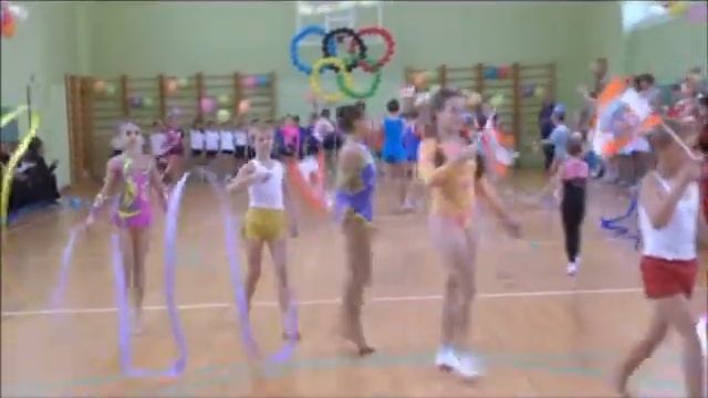 Праздник спорта в МБОУ "Лицей №3".wmv смотреть онлайн