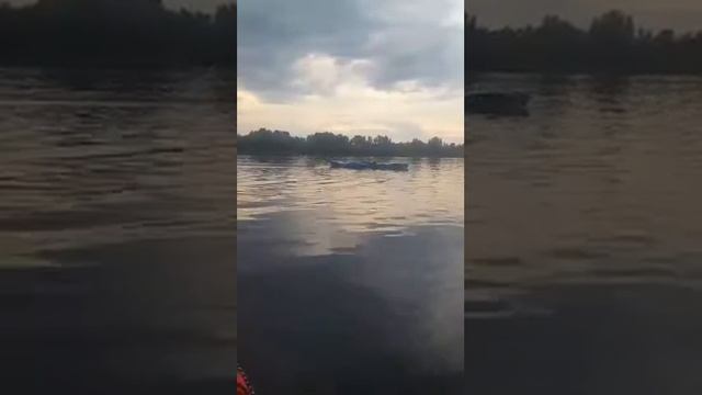 Как залезть в Каяк если выпал. смотреть онлайн