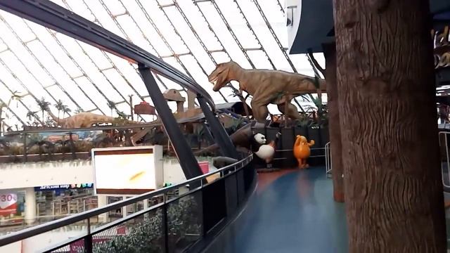 Прогулка по торговому центру Хан Шатыр продолжается смотреть онлайн