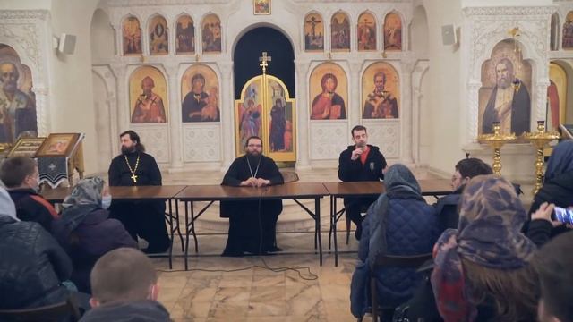 Богослужение и встреча православной молодежи в храме прп. Серафима Саровского в Раеве смотреть онлайн