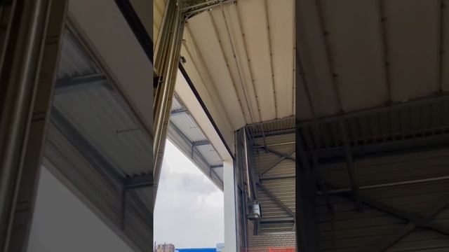 Ремонт секционных ворот на фабрике Кроношпан - от компании АЗМИ