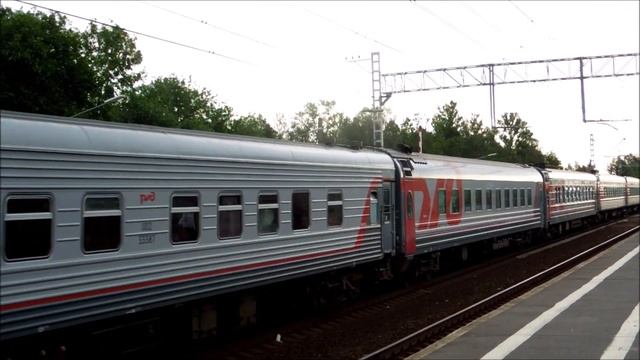 ЧС6-029 с поездом №030А Москва – Санкт-Петербург на станции Колпино смотреть онлайн