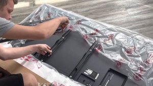 Крепление телевизора LG 65UQ80 на кронштейн Kromax IDEAL-1, 32»-90», к стене из керамогранита