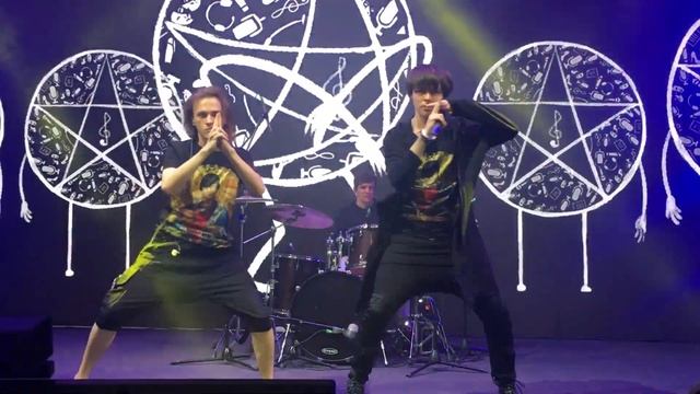 Александр Казьмин, Ярослав Баярунас - Танец Наруто и Саске 05.09.2019 Comic Con Russia смотреть онлайн