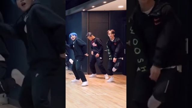 Junseo Focus ["Work Hard" Choreography video] смотреть онлайн