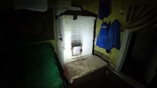 ОДИН НОЧЬЮ В ЗАБРОШЕННОЙ ДЕРЕВНЕ В ЛЕСАХ НИЖЕГОРОДСКОЙ ОБЛАСТИ. ЗДЕСЬ ЖИЛИ СОВСЕМ НЕДАВНО. смотреть онлайн