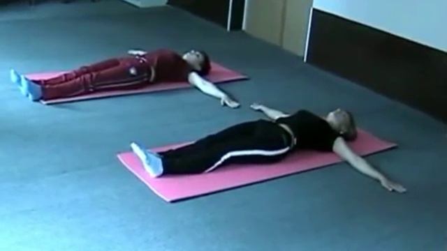 Лечебная гимнастика при грыже диска в поясничном отделе позвоночника. Полный комплекс упражнений.mp4 смотреть онлайн