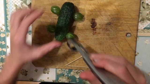 Гоночная машина из огурца и крыжовника. смотреть онлайн