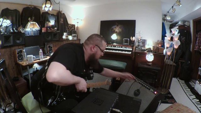 Fender Tone Master Twin Reverb Review/Comparison to Fender '65 Twin Reverb Reissue смотреть онлайн