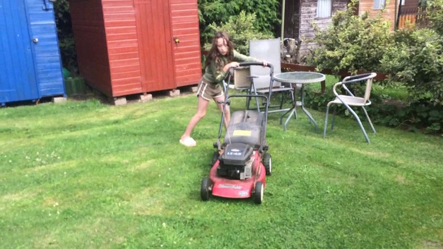 Rhianna Cutting Grass For Demis Party смотреть онлайн