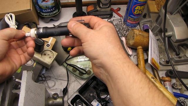 ARMYTEK WIZARD C2 PRO MAX читайте инструкцию ;)