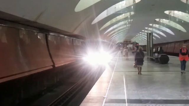 81-717/714.5М На станции Борисово смотреть онлайн