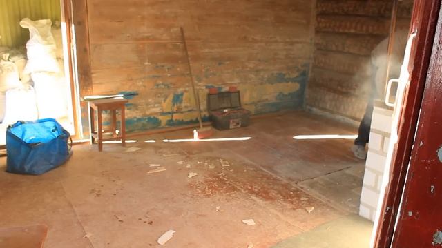Life in a remote Belarusian village. The family is setting up a village house. Traditional food смотреть онлайн