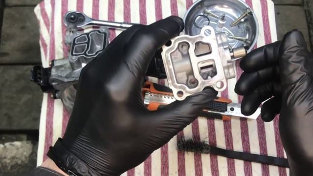 Подготовка двигателя к установке, переборка, замена запчастей Тойота Витс, часть 2. смотреть онлайн