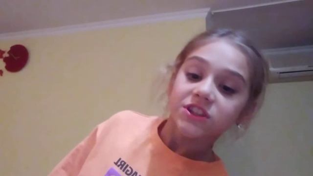 Стихотворение автора (Афанасьевич Афанасий Фет) ,,Мама, глянь-ка из окошка" смотреть онлайн