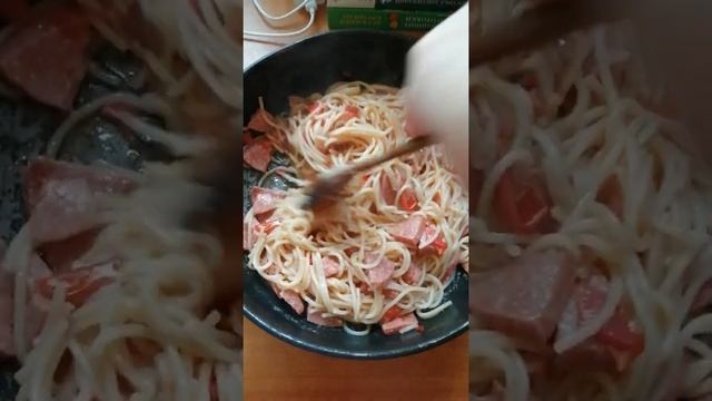 приготовила спагетти по Жилетовски. И мне не жирно. а Вам не знаю. 06.09.2022