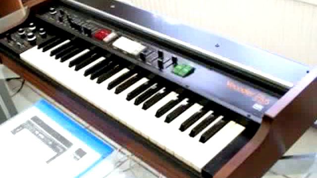 Pluton and Humanoids: "World Invaders" / Roland VP-330 Vocoder Pluse (Mk1 or 2?) смотреть онлайн