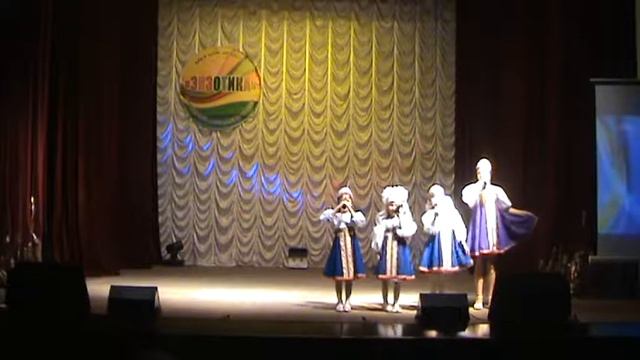 Вокальный ансамбль "Витамины" - "Ой вставала я ранёшенько" (2014) смотреть онлайн