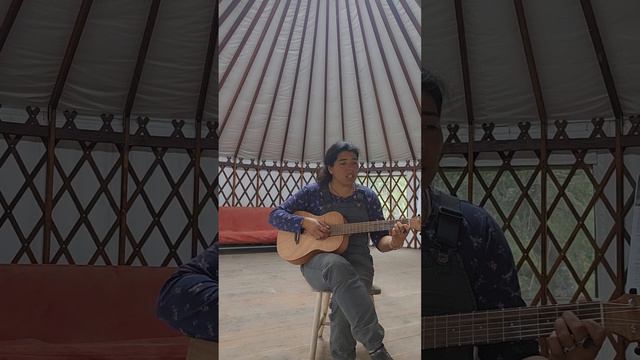 Ukulele Cover- Save your tears смотреть онлайн