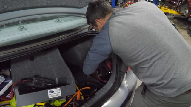 TOW LOT SPECIAL! Abandoned BMW 328xi Comes In For Parts, Worth Saving? смотреть онлайн