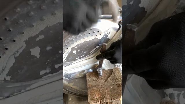 Замена подшибников на не разборном баке Indesit. смотреть онлайн