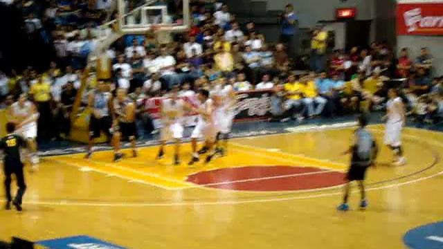 From Beyond the Arc: Jimmy Alapag's Incredible 3-Pointer to tie the game смотреть онлайн