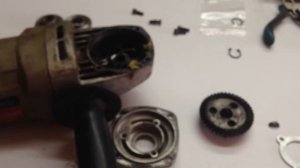 Ремонт редуктора болгарки Интерскол УШМ-180/1800М