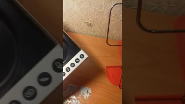 Распаковка наушников jBL T450BT смотреть онлайн