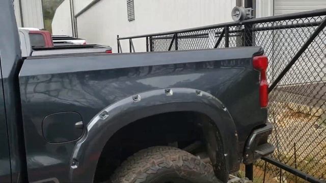 Пикап трак: Audy Q5, GMC Sierra 1500 , кончился бензин на трассе смотреть онлайн