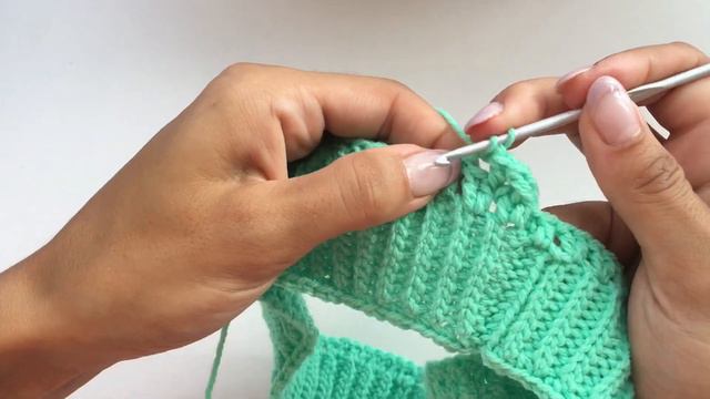 Вязаная шапка. Вязаный снуд. смотреть онлайн