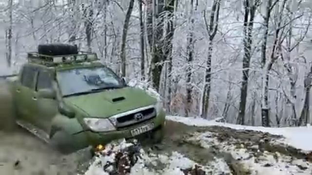 УАЗ Патриот VS Тойота Хайлюкс | Каха и Чуня смотреть онлайн