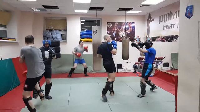 МАСТЕР СПОРТА по биатлону против КАНДИДАТА В МАСТЕРА СПОРТА по тайскому боксу смотреть онлайн