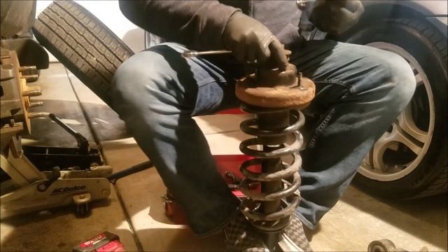 2006 Ford Explorer Rear Strut Install смотреть онлайн