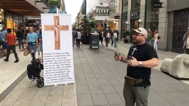 Åhléns City Stockholm JESUS har all makt. 2019 смотреть онлайн