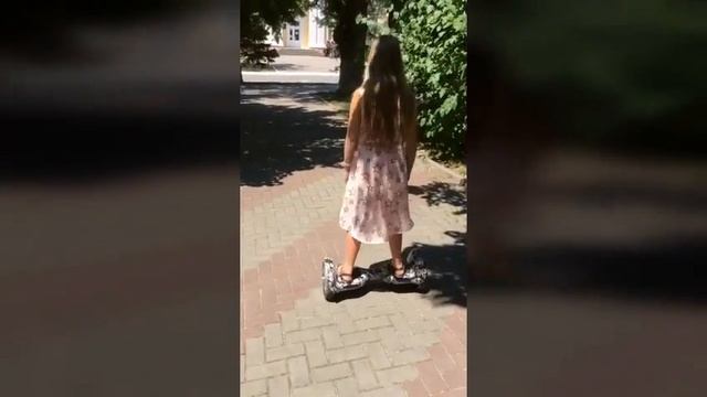 Катаюсь на гироскутере смотреть онлайн