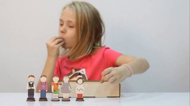 Распаковка деревянных фигурок Профессии 1 смотреть онлайн