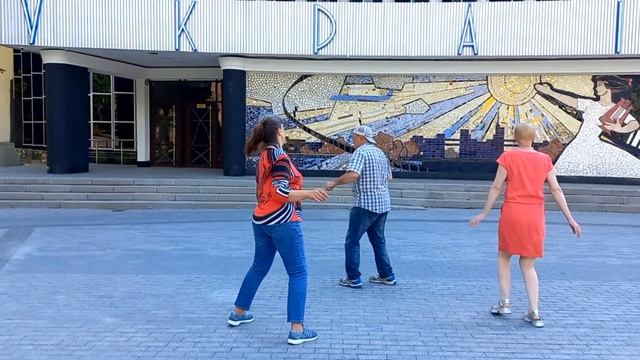 Харьков,13 июня,танцы в саду, В ЧЕСТЬ УКРАИНЫ.?? смотреть онлайн