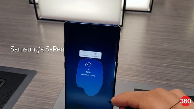 Samsung Galaxy Note 8 First Look смотреть онлайн