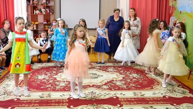 Танец кукол! Творческий номер на Выпускном!) смотреть онлайн