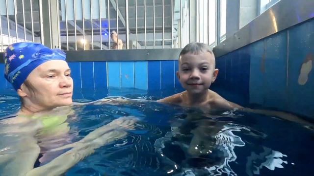 Аквапарк Аквалоо Сочи. Апрель 2023 г. Достойный отдых в дождливый день! Монтировал на калькуляторе: смотреть онлайн