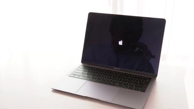 MacBook Air 2018 開封 ベンチマーク Geekbench Cinebench