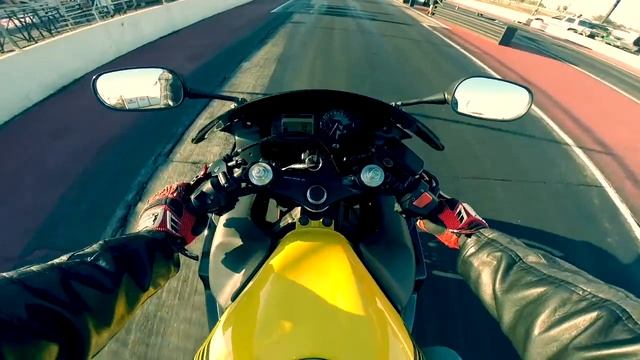 1/8 Mile drag CBR600F4i vs CBR600RR смотреть онлайн